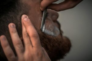 המדריך המלא לעיצוב זקן: טיפים לשמירה על מראה מטופח וגברי