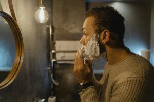 המדריך המלא לעיצוב זקן: טיפים לשמירה על מראה מטופח וגברי